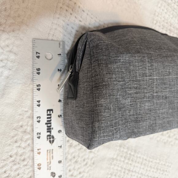 new men's Jimmy Choo Parfums unisex toiletry travel bag A3 2547 - Picture 4 of 10